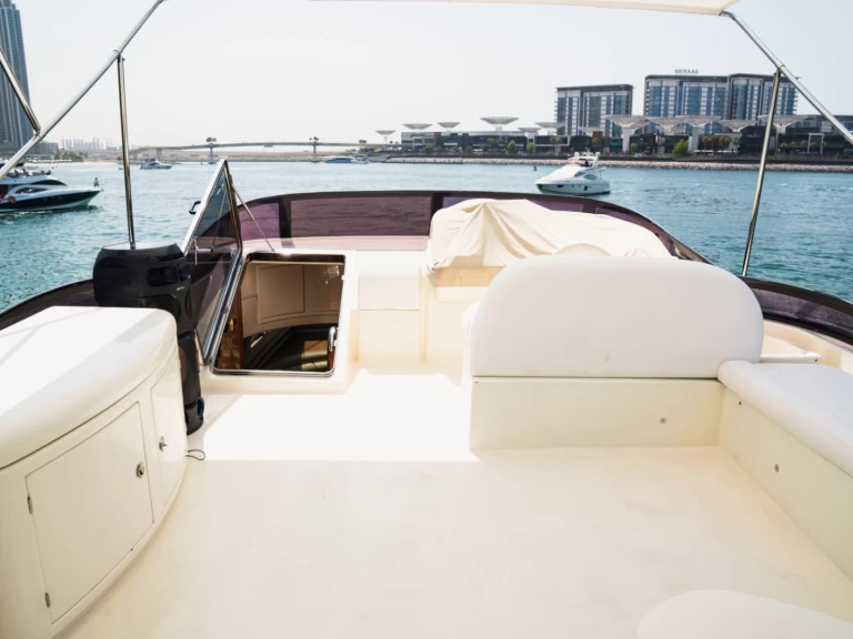 Hire Luxury Yacht with or without skipper Azimut Dubai Marina