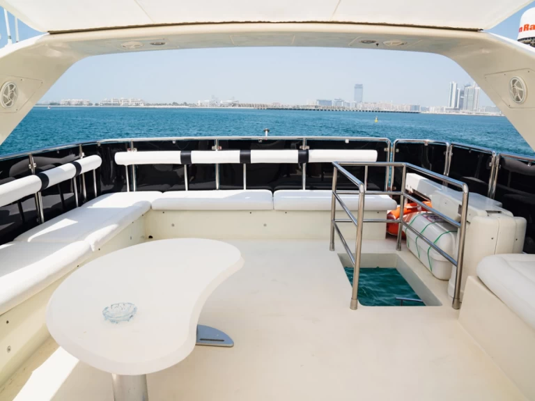 Hire Luxury Yacht Azimut with a boat licence