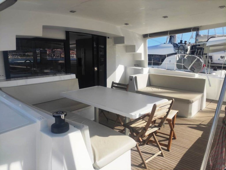 Hire Catamaran with or without skipper Bali Rogoznica