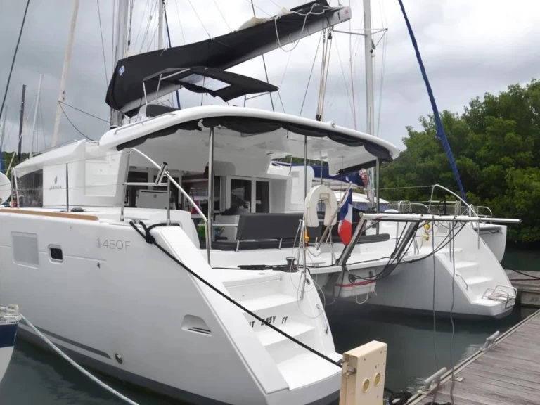 Hire Catamaran with or without skipper Lagoon Le Marin