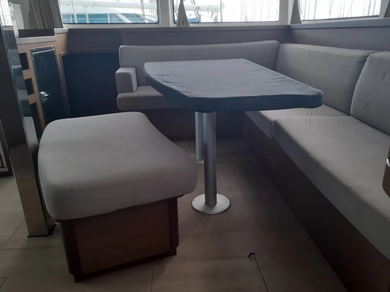 Catamaran hire in Le Marin - Lagoon Lagoon 42