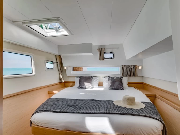 Catamaran hire in Le Marin - Lagoon Lagoon 42