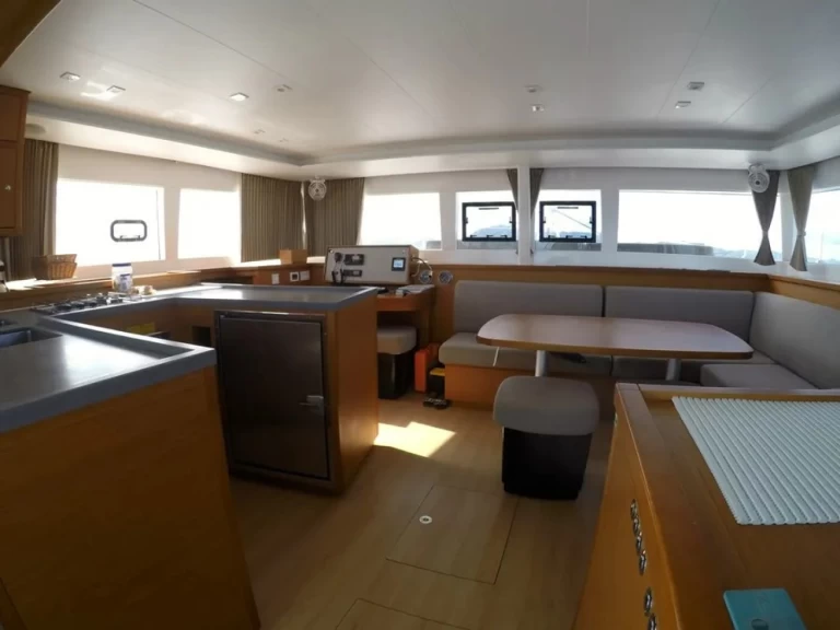Yacht hire Le Marin cheap Lagoon 450