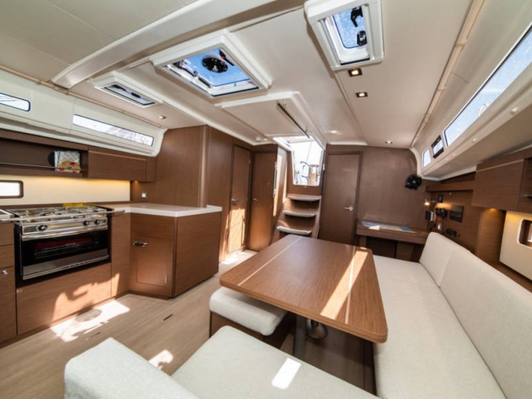 Bénéteau Oceanis 40.1 charter bareboat or skippered in  Lefkáda