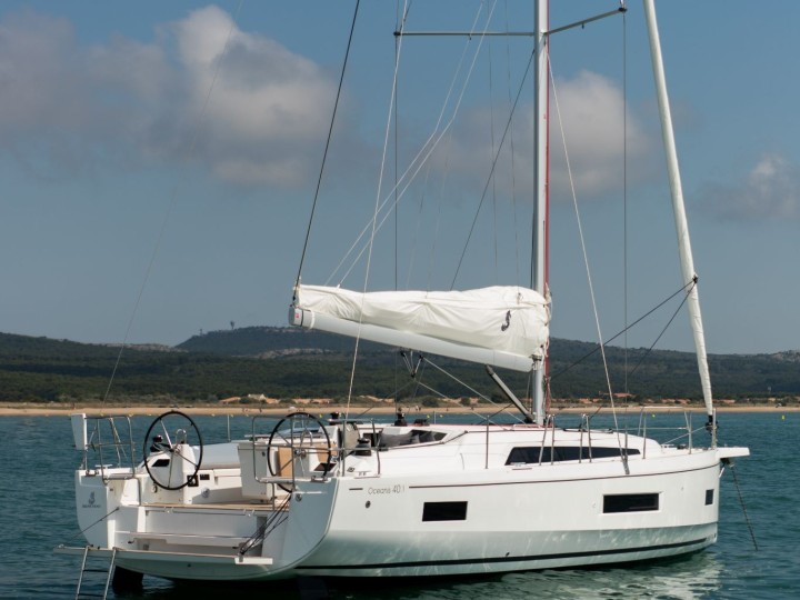 Sailboat to hire Ajaccio at the best price