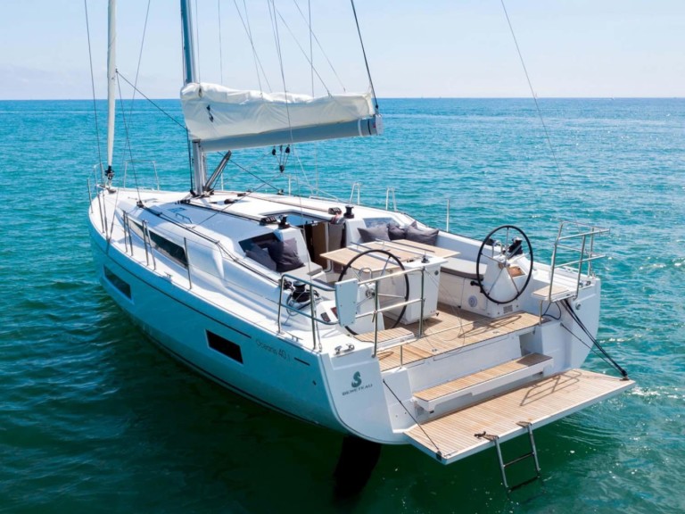 Yacht hire Marina de Lagos cheap Oceanis 40.1