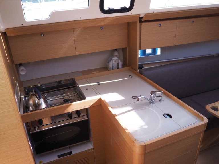 Hire Sailboat 74 with a boat licence