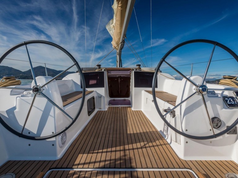 Yacht charter Arzon - 74 DUFOUR 310 on SamBoat