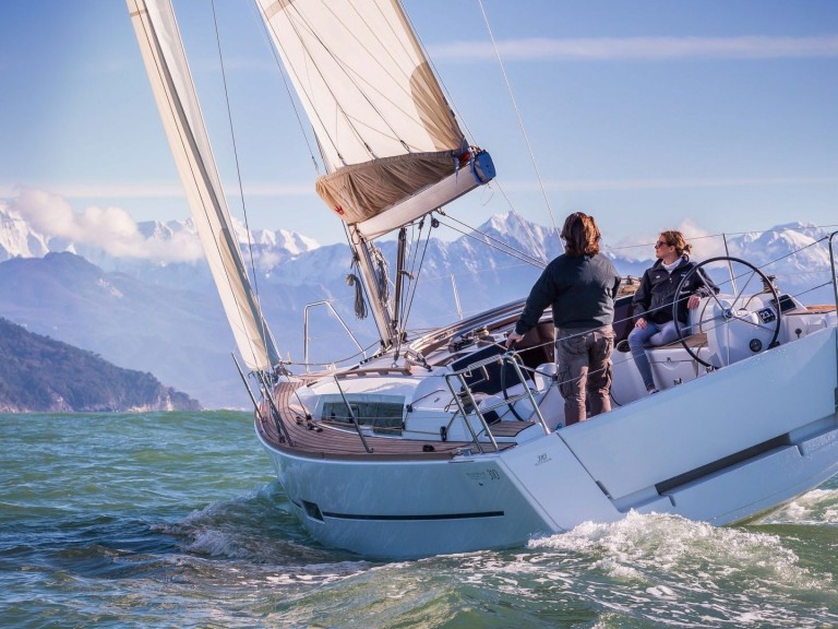 Sailboat hire in Arzon - 74 DUFOUR 310