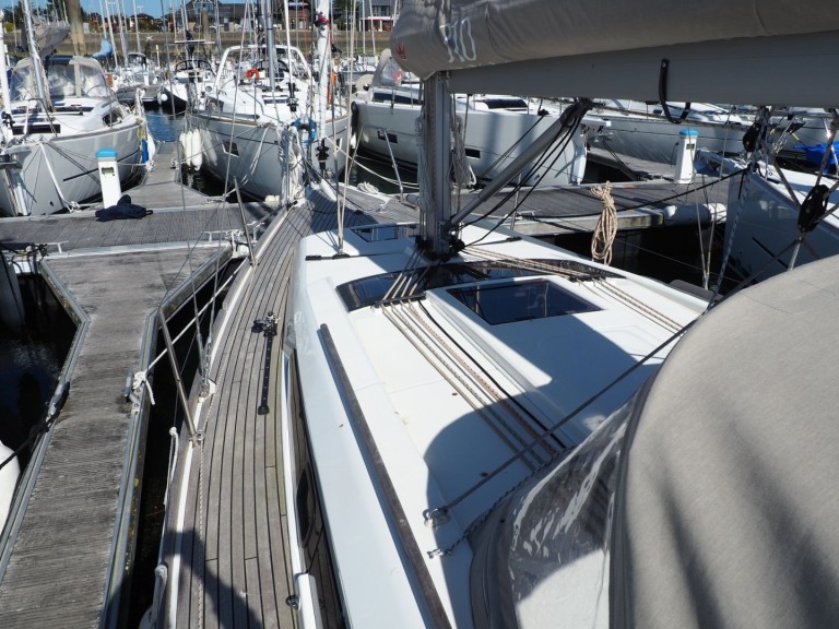 Hire Sailboat 74 with a boat licence