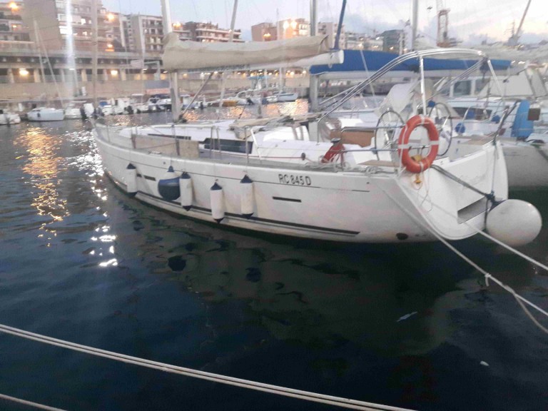 Sailboat to hire Marina di Portorosa at the best price
