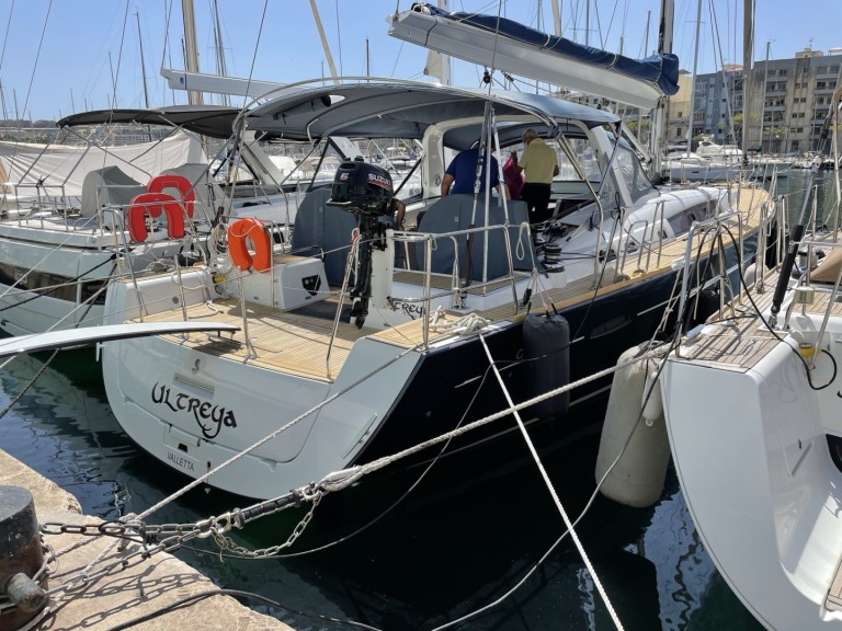 Hire Sailboat Bénéteau with a boat licence