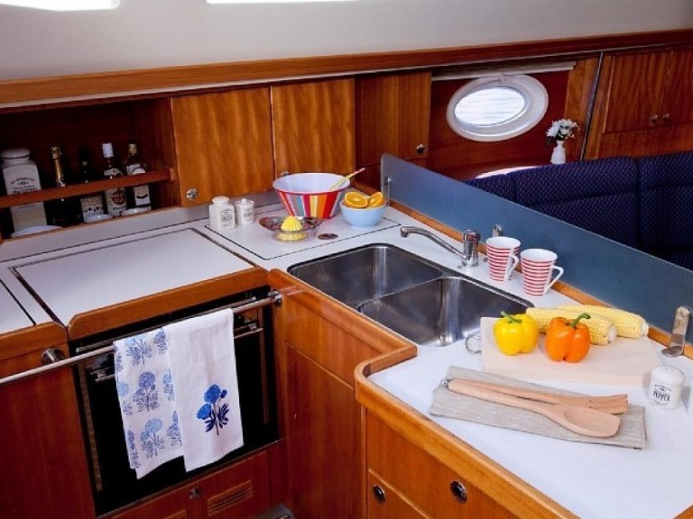 Charter a Elan Impression 434 in Lefkáda on Samboat