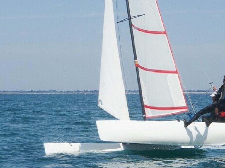 Hire Catamaran Nacra with a boat licence