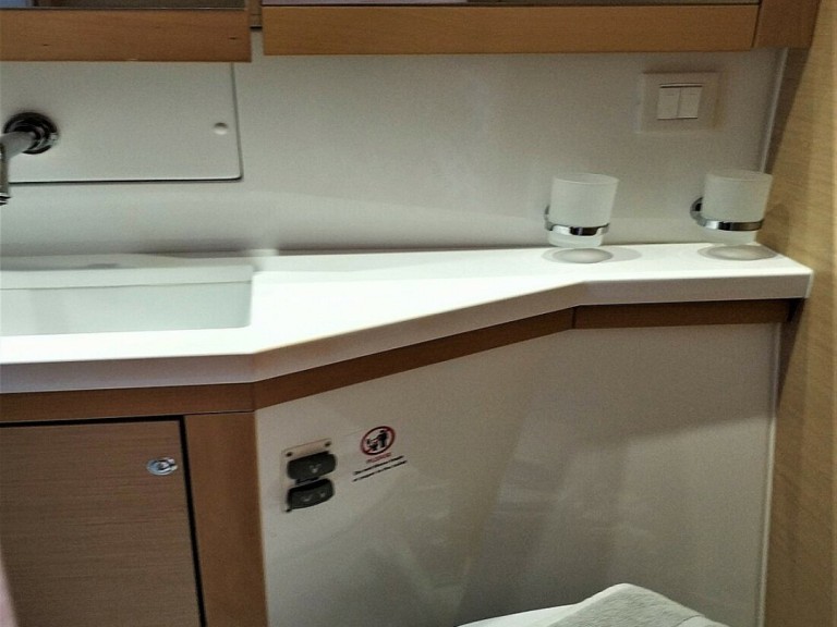 Lagoon Lagoon 450 F charter bareboat or skippered in  Alimos