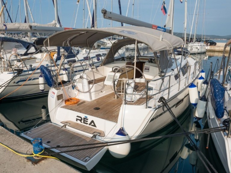 Sailboat to hire Biograd na Moru at the best price