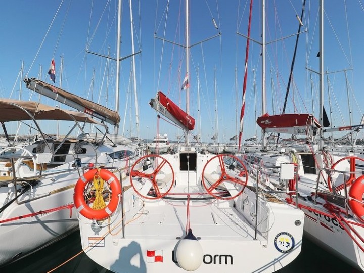 Hire a Elan Elan 350 Performance Biograd na Moru