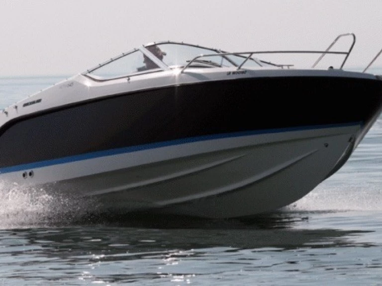 Hire Motorboat Quicksilver with a boat licence