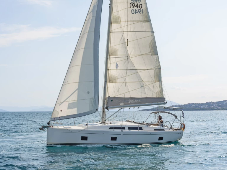Hire a Hanse Hanse 418 Lávrio