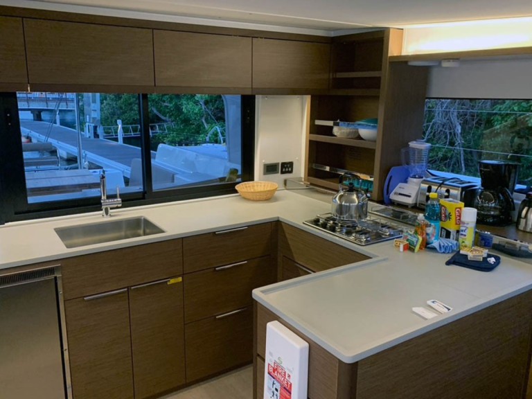 Catamaran hire in Eden Island - Lagoon Lagoon 46