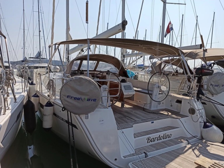 Hire Sailboat with or without skipper Bavaria Seget Donji