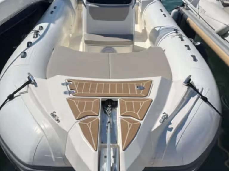 Yacht charter Lège-Cap-Ferret - Capelli Tempest 700 luxe  on SamBoat