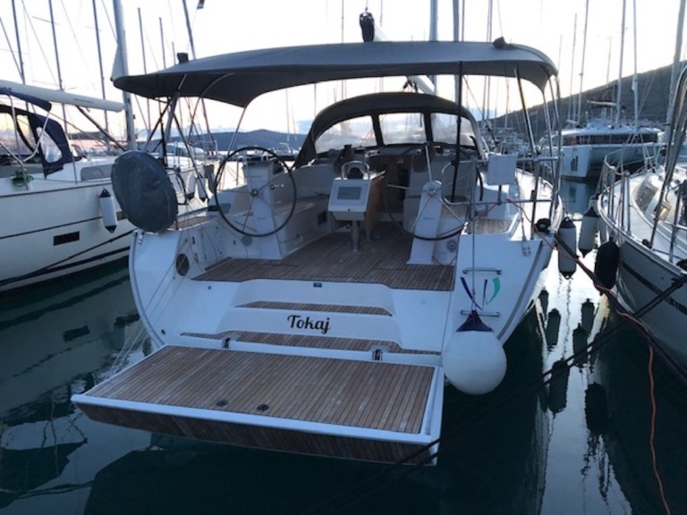 Sailboat to hire Seget Donji at the best price