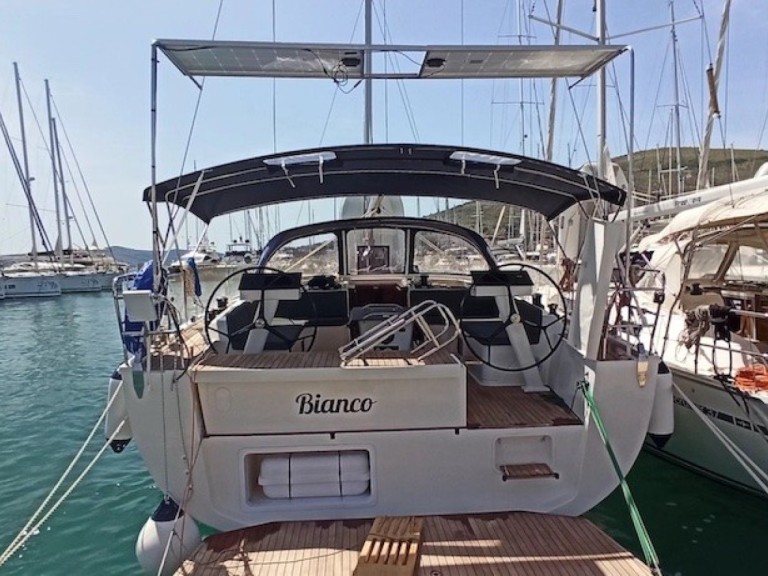 Charter a D&D Yacht D&D Kufner 50 in Seget Donji on Samboat