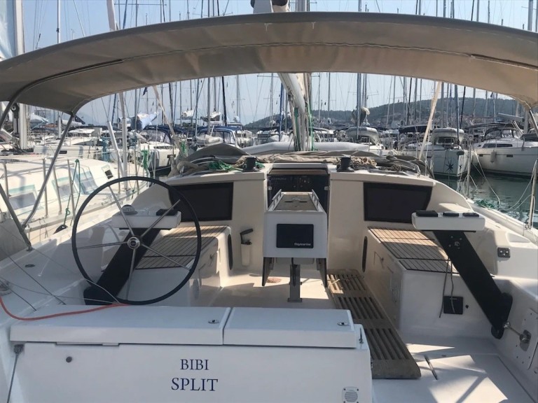 Charter a Dufour Dufour 430 Grand Large in Seget Donji on Samboat