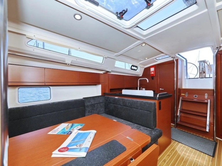 Yacht charter Seget Donji - Hanse Hanse 388 on SamBoat