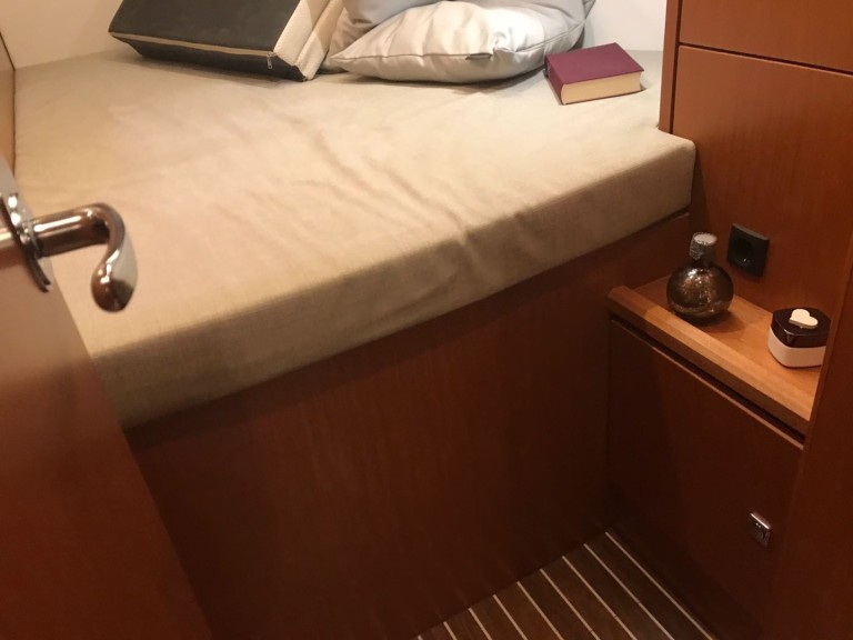 Yacht hire Marina di Portorosa cheap Bavaria C45 Holiday