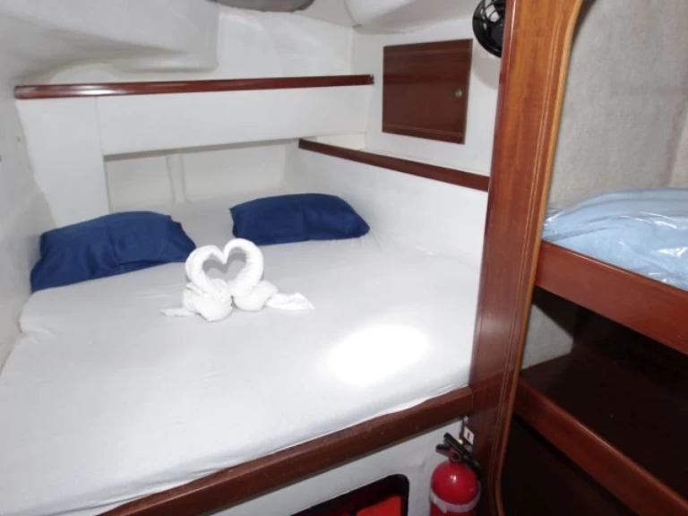Charter a Fountaine Pajot Athena 38 in Cienfuegos on Samboat