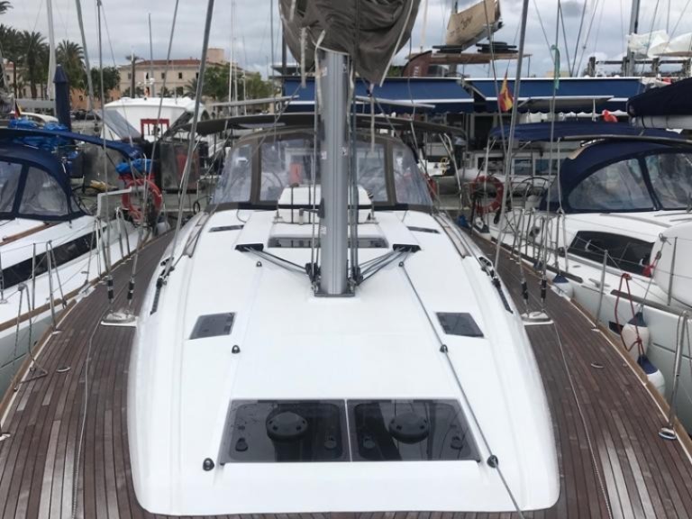Hire a Jeanneau Sun Odyssey 519 Palma de Mallorca