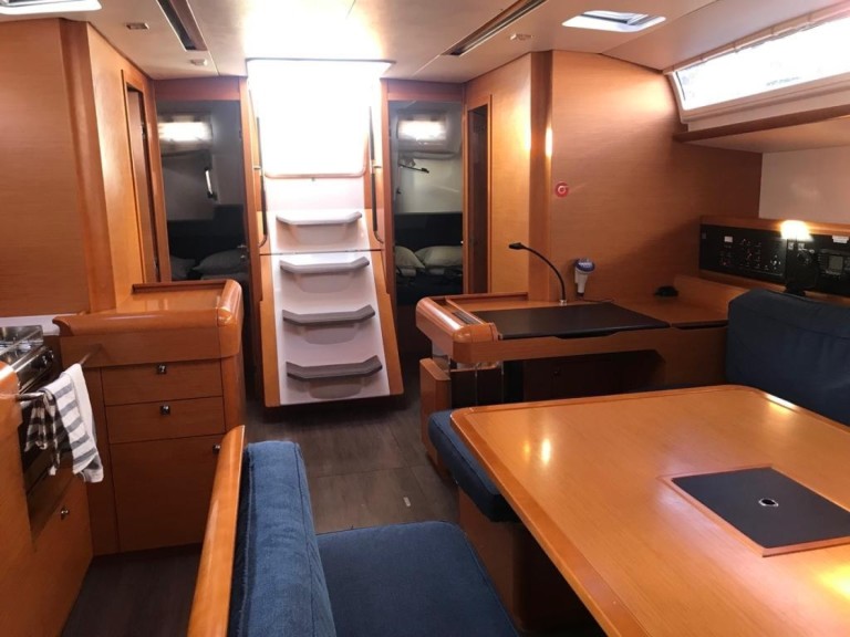 Hire a Jeanneau Sun Odyssey 519 Palma de Mallorca