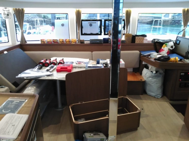 Catamaran hire in Saint Vincent (Island) - Lagoon Lagoon 42