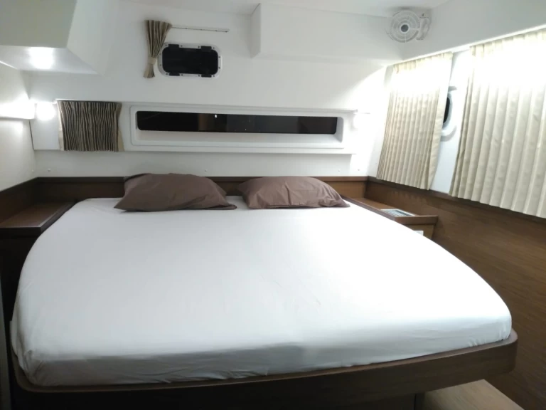 Yacht charter Le Marin - Lagoon Lagoon 42 on SamBoat