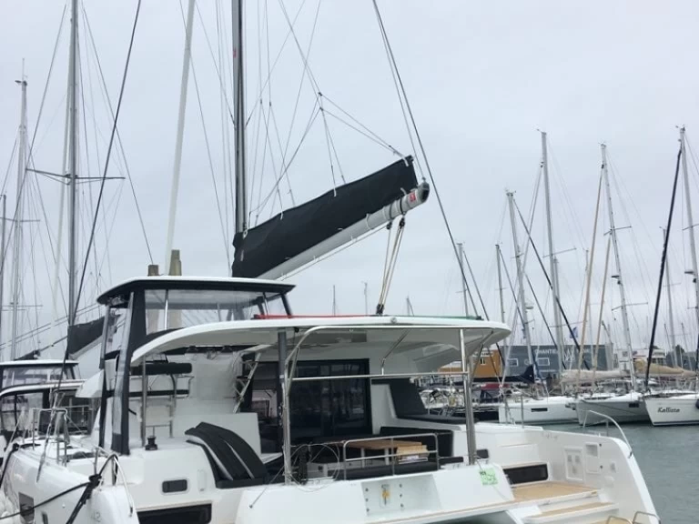 Hire a Lagoon Lagoon 42 Le Marin