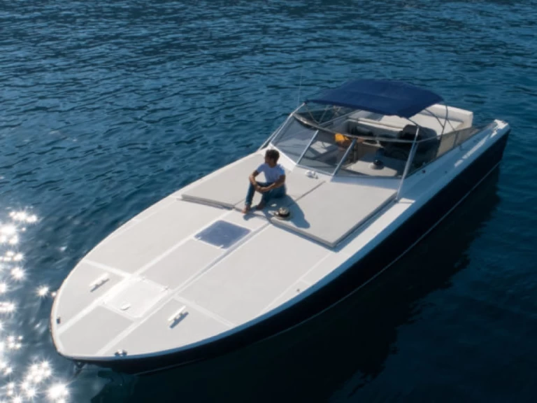 Motorboat hire in Sorrento - Itama Itama 38