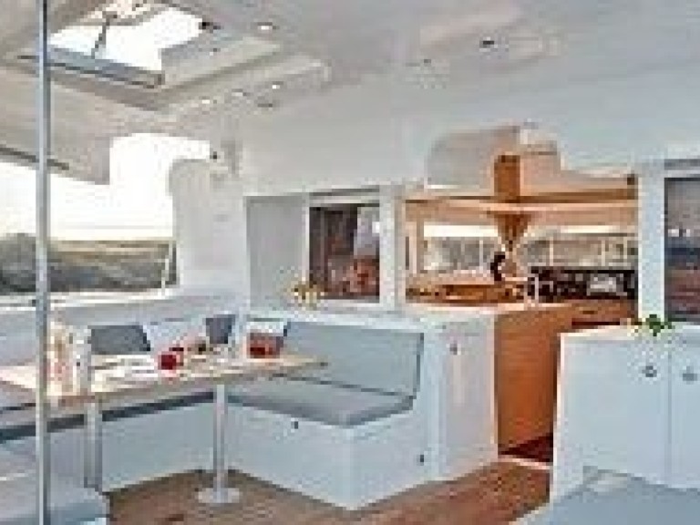 Catamaran to hire Port Grimaud at the best price