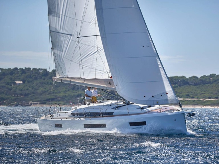 Yacht hire Lefkáda cheap Sun Odyssey 440