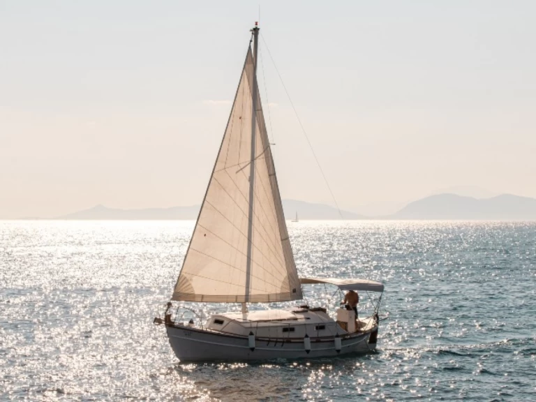 Charter a Traditional Sailboat in Glyfada on Samboat