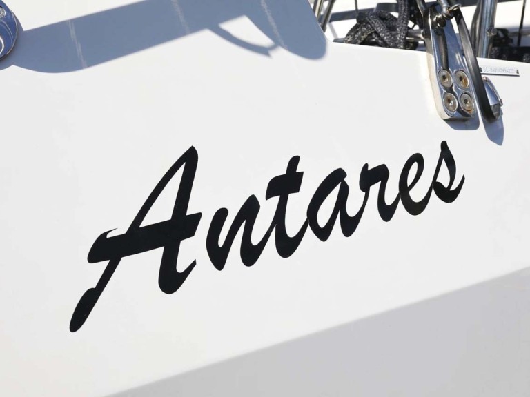 Hire Sailboat Bavaria with a boat licence