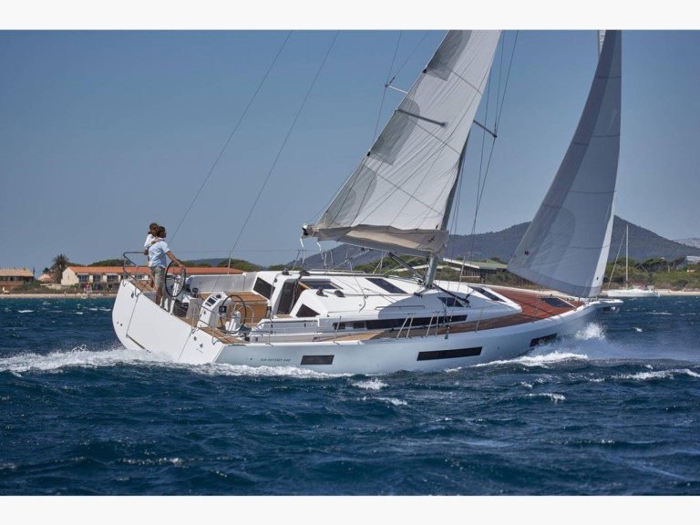 Sailboat hire in Le Marin - Jeanneau Sun Odyssey 440