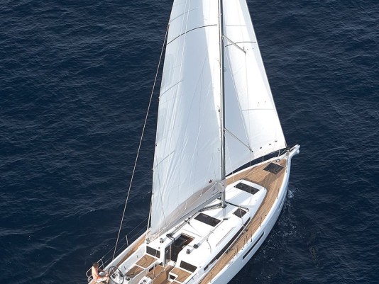 Charter a Jeanneau Sun Odyssey 440 in Le Marin on Samboat