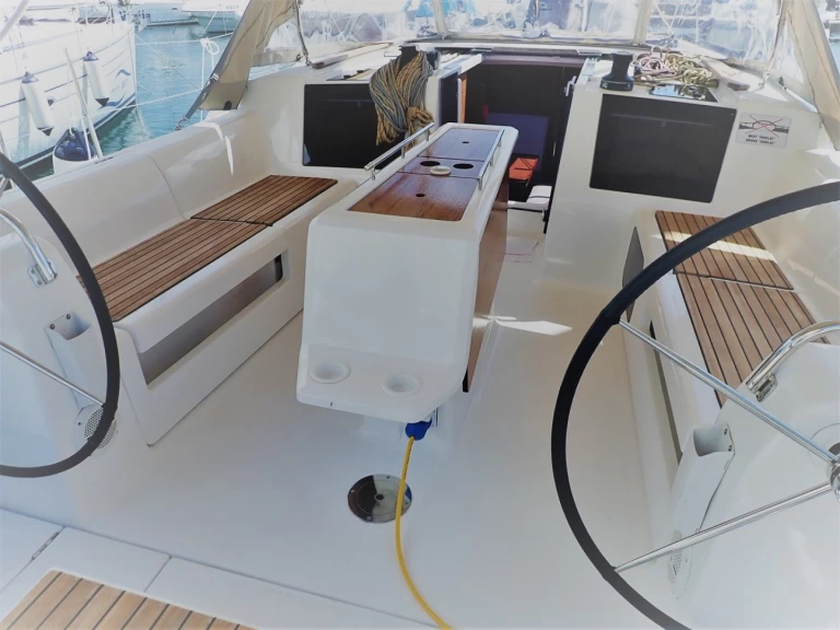 Charter a Dufour Dufour 412 Grand Large in Biograd na Moru on Samboat