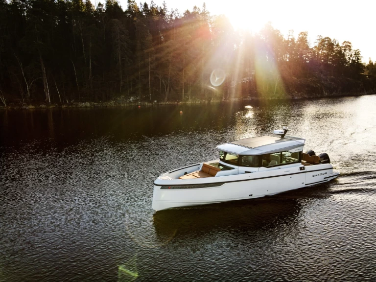 Hire Motorboat Saxdor with a boat licence