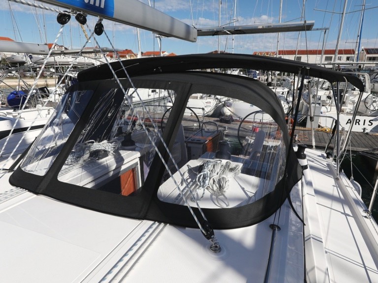 Hire a Bavaria Bavaria C42 Pirovac