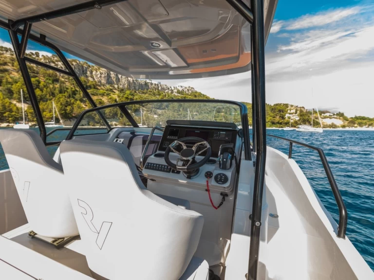 Hire Motorboat Ryck Yachts with a boat licence
