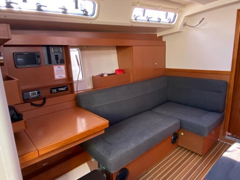 Hire a Hanse Hanse 445 Adaköy