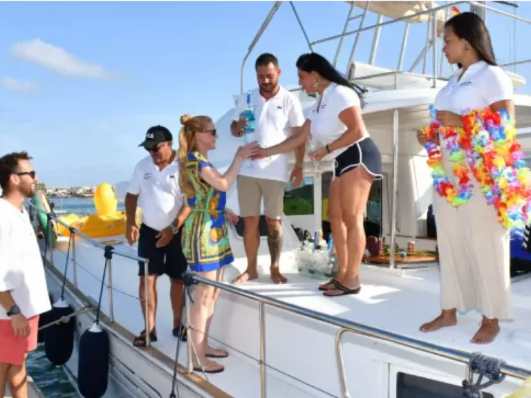 Yacht charter Torrevieja - Lagoon Lagoon 43 Power on SamBoat